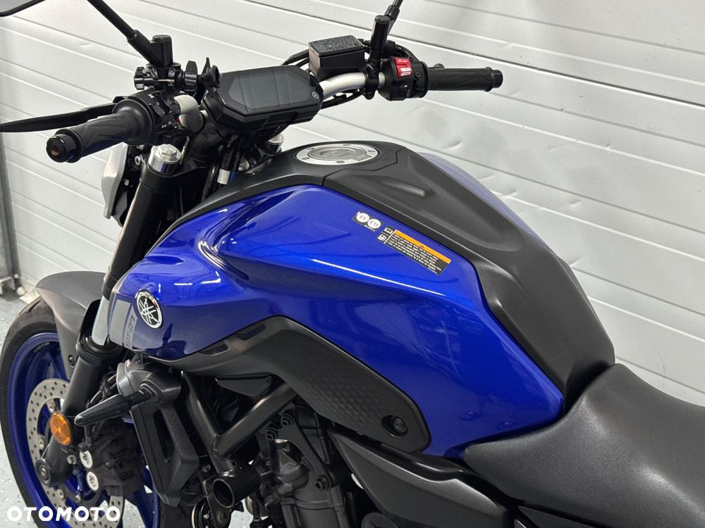 Yamaha MT - 27