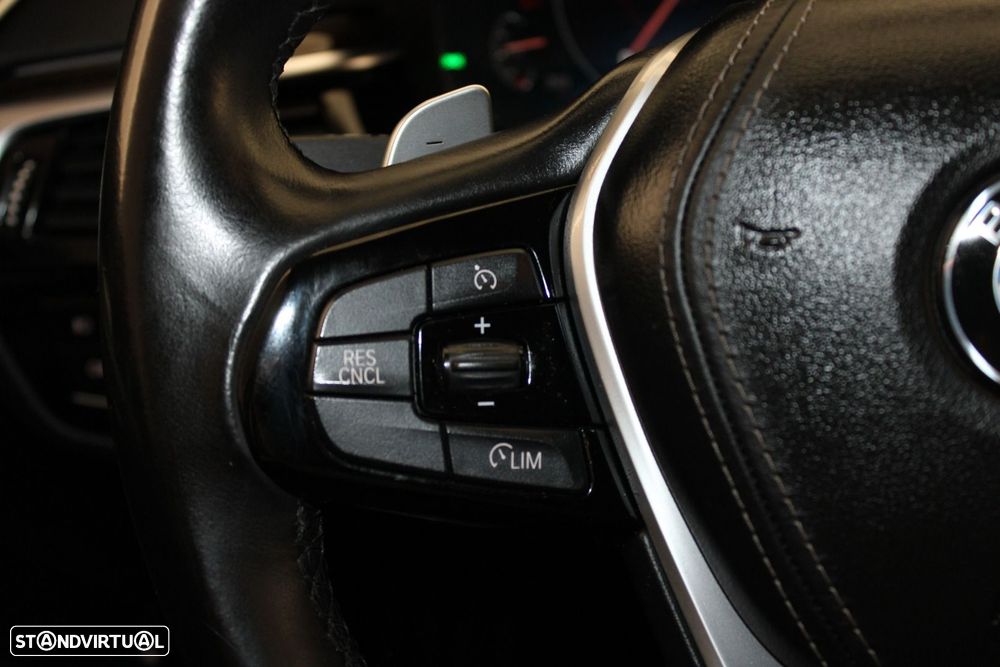 BMW 530 e iPerformance Line Luxury - 13