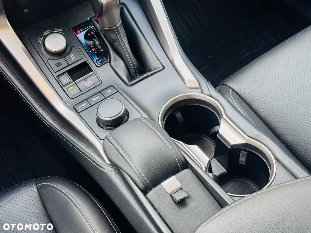 Lexus NX 200t Elite AWD - 34