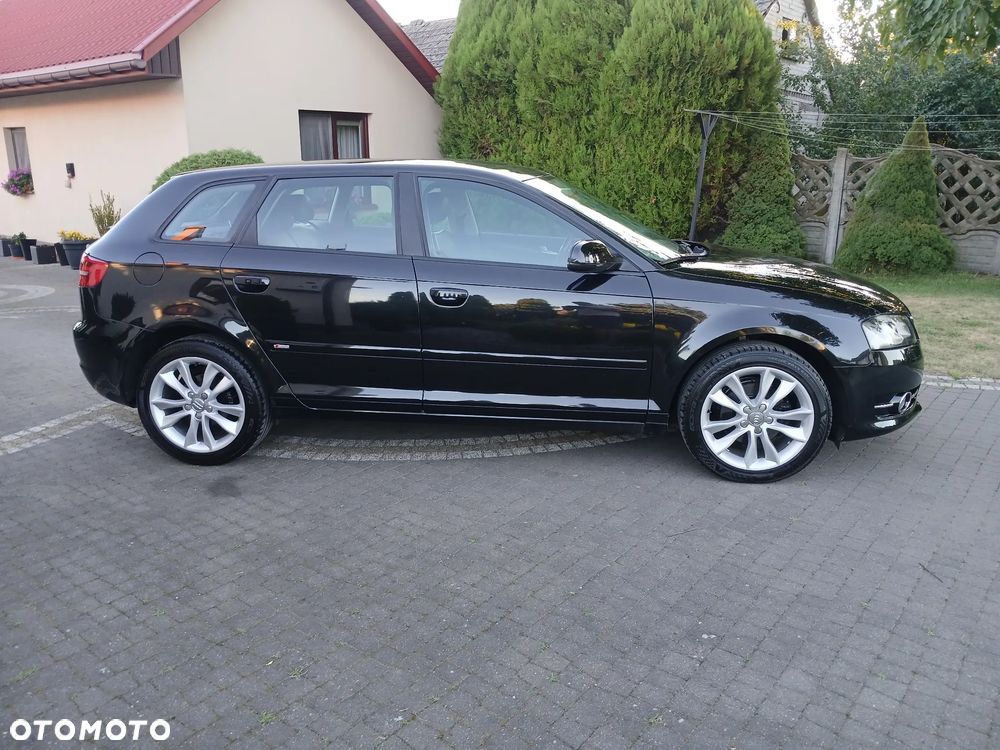 Audi A3 Sportback 1.6 TDI DPF S tronic S line Sportpaket - 5