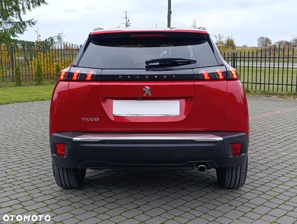 Peugeot 2008 BlueHDi 130 Allure S&S EAT8 - 14