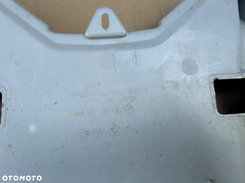 Przedni plastik owiewka Can-Am Outlander 570 G2 - 15