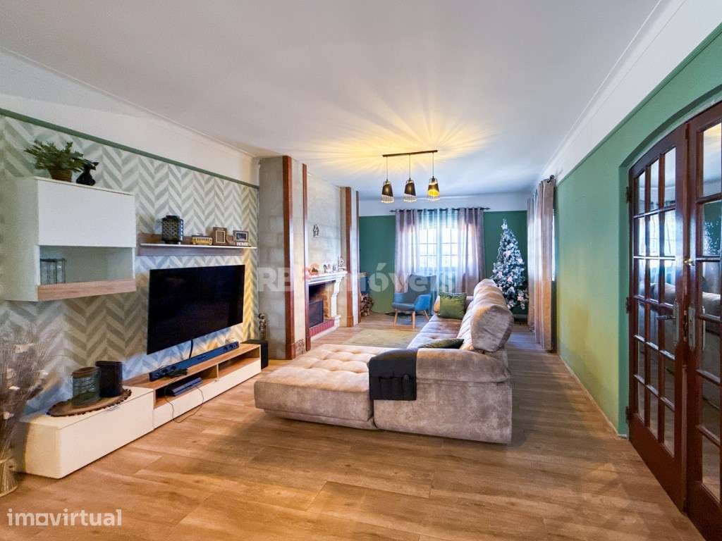 Moradia T5 com Jardim, Garagem e Grande Potencial Meia Via, Torres ... - Grande imagem: 3/60