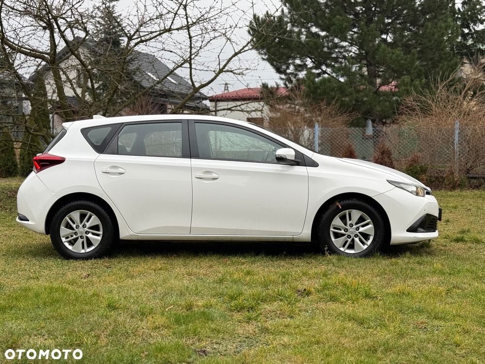 Toyota Auris 1.8 HSD Luna - 9