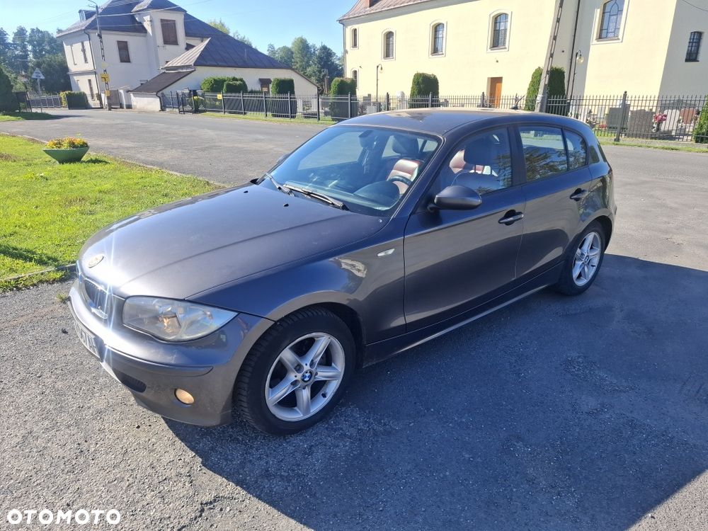 BMW Seria 1 2006 photo 2