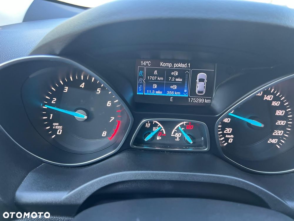Ford Kuga 1.5 EcoBoost 2x4 Titanium - 6