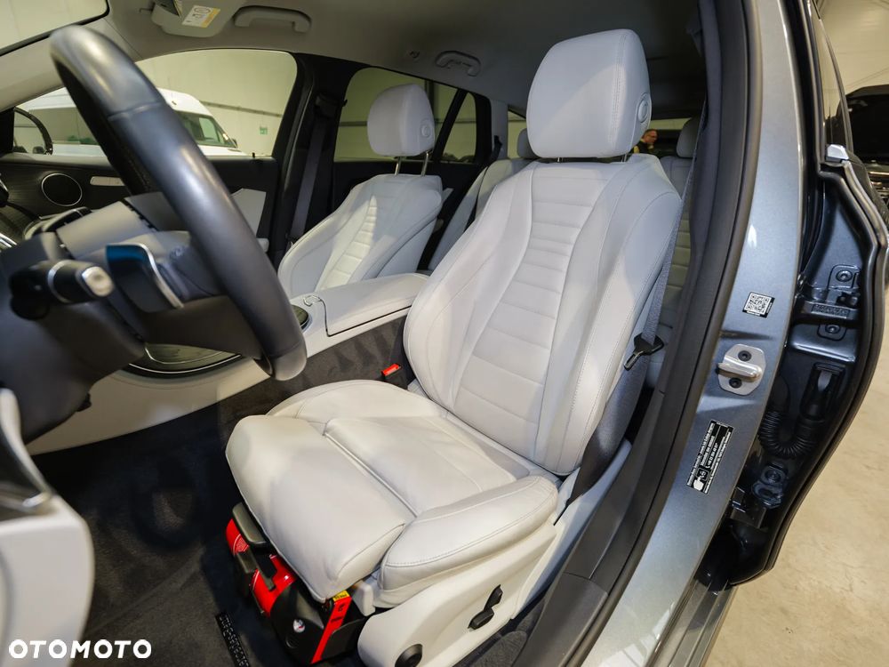 Mercedes-Benz Klasa E 300 de Avantgarde - 18