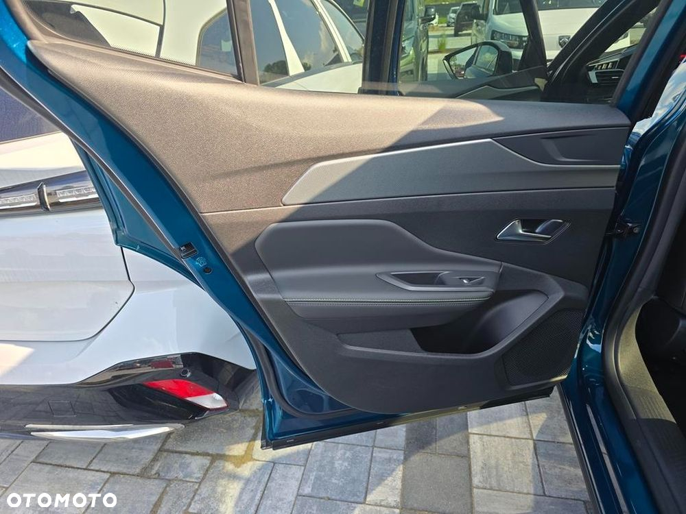 Peugeot 408 1.2 PureTech mHEV GT S&S e-DSC6 - 8