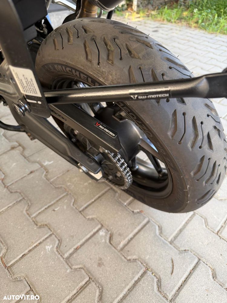 Triumph Tiger 900 - 11