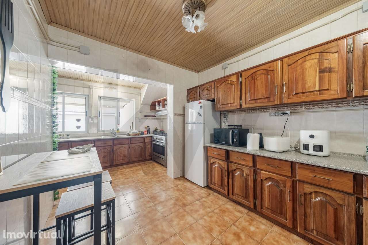 Moradia T4 na Estrada 25 de Abril no Concelho da Praia da Vitória - Grande imagem: 2/21