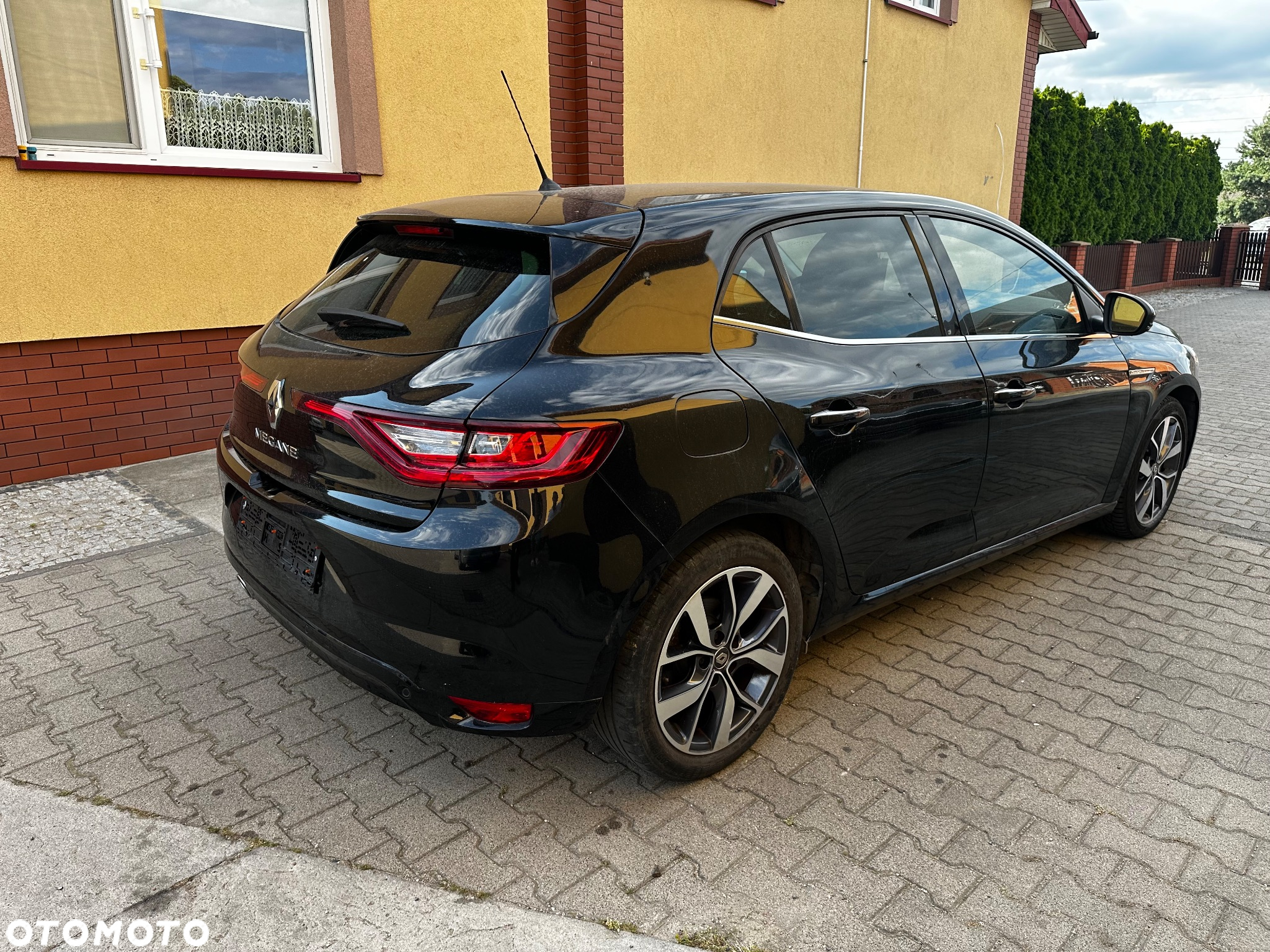 Renault Megane ENERGY dCi 130 BOSE EDITION - 2