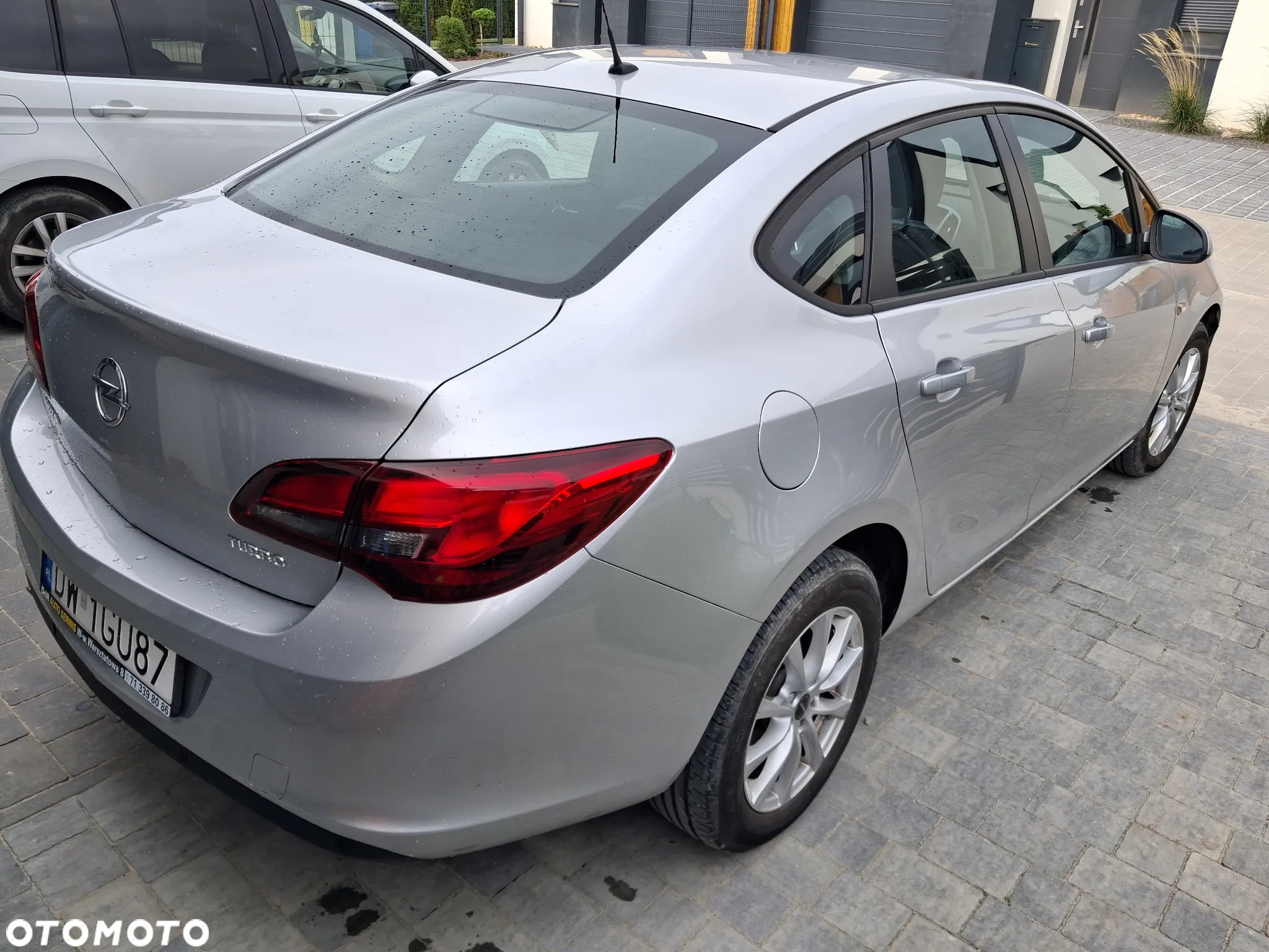 Opel Astra IV 1.4 T Business EU6 - 6