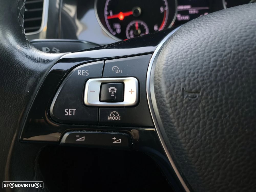 VW Golf Variant 1.6 TDi R-Line - 21