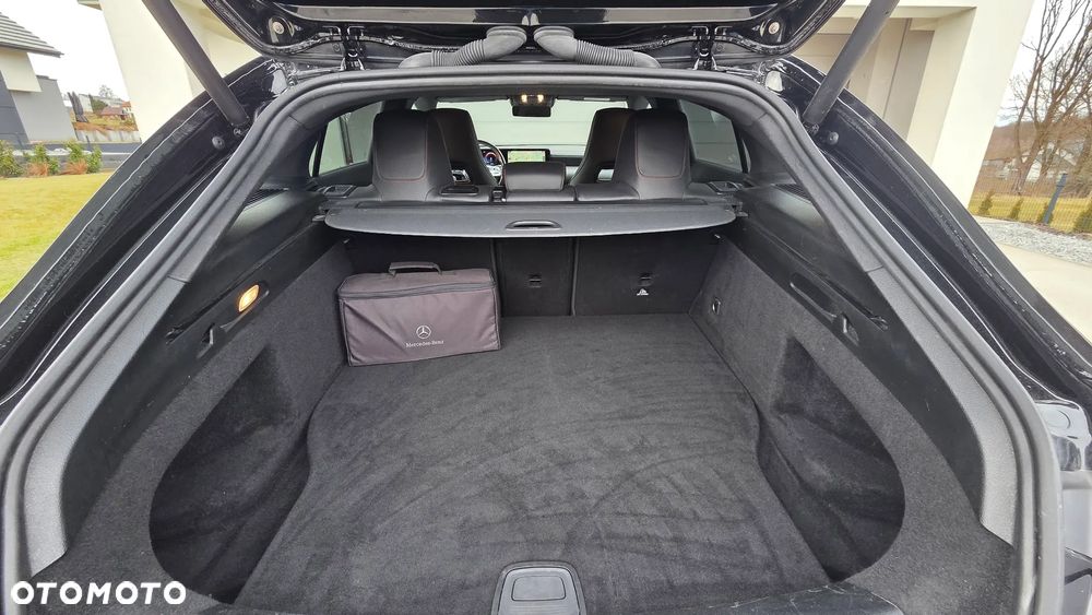 Mercedes-Benz CLA 250 E AMG Line 8G-DCT - 12