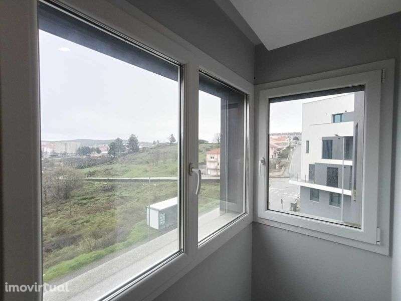 T4 Moderno c/ 247m², 2 Suítes, Garagem Dupla e Vistas Amplas – Guarda - Grande imagem: 5/12