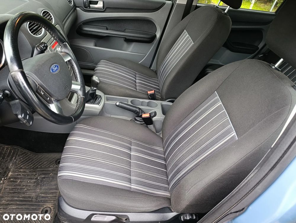 Ford Focus 1.6 16V Ambiente - 8