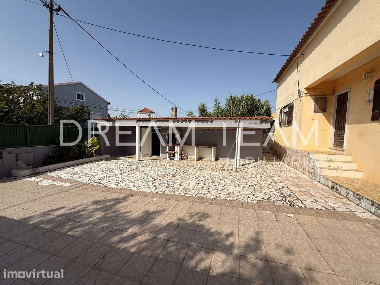 Moradia T3 Bifamiliar na Charneca da Caparica para Remodelação - Grande imagem: 3/32