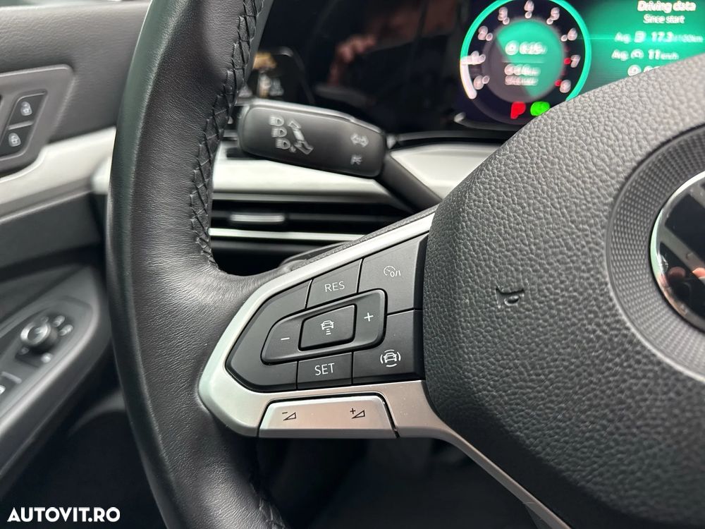 Volkswagen Golf 1.5 eTSI ACT DSG MHEV Life - 18