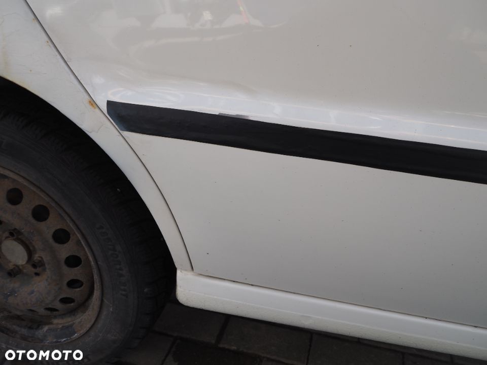 Drzwi Prawe Tylne Tył VW Polo Kolor: LB9A - 19