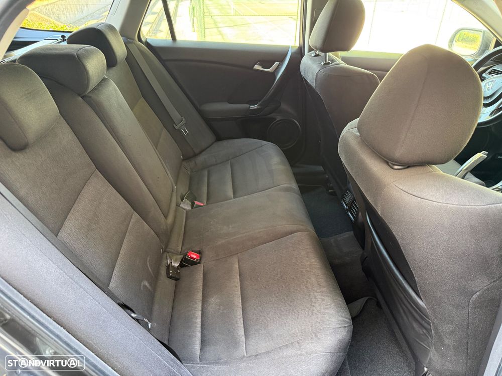 Honda Accord Tourer 2.2 i-DTEC Executive Top E.Limitada - 6