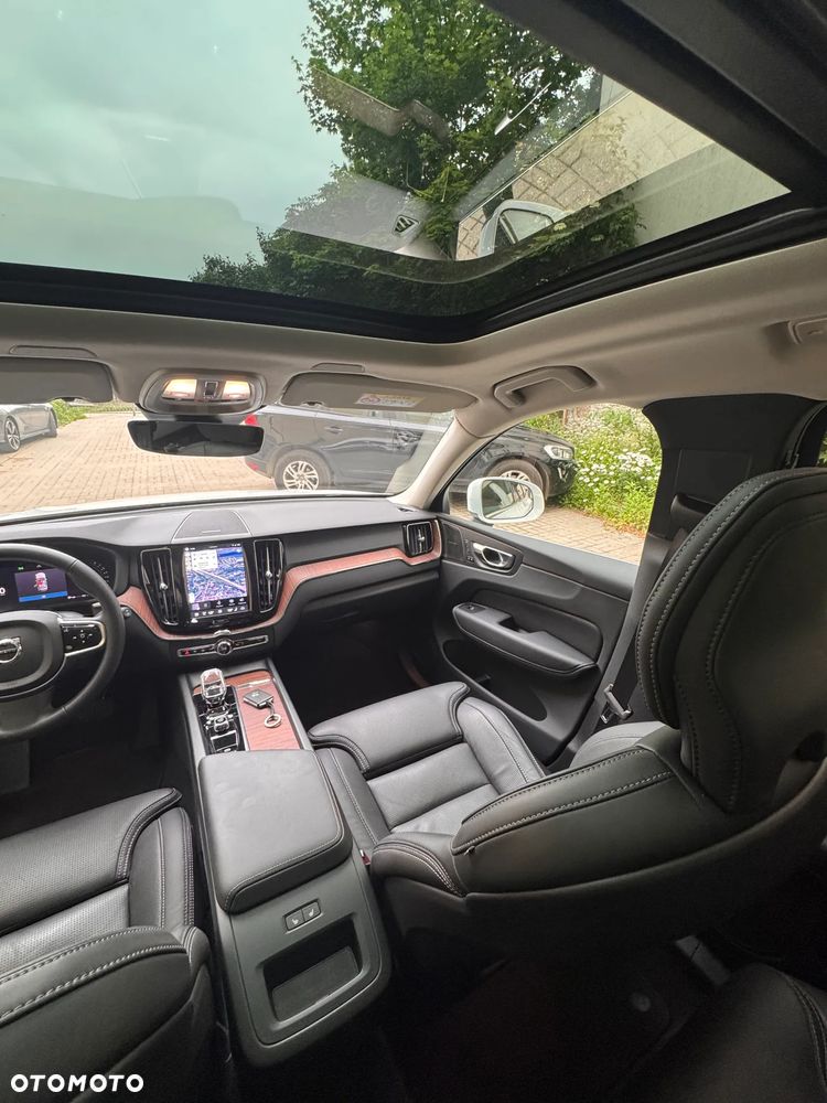 Volvo XC 60 B5 B AWD Plus Bright - 18