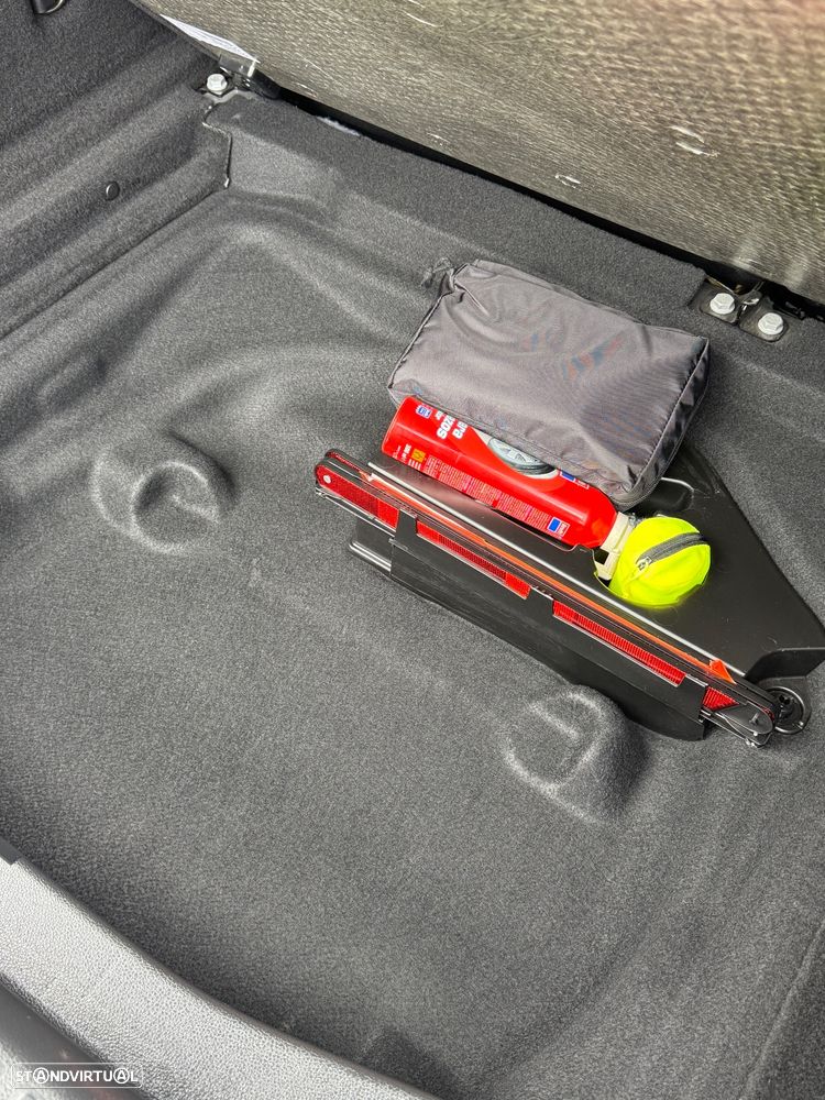 Mercedes-Benz GLA 180 (CDI) d Urban - 19