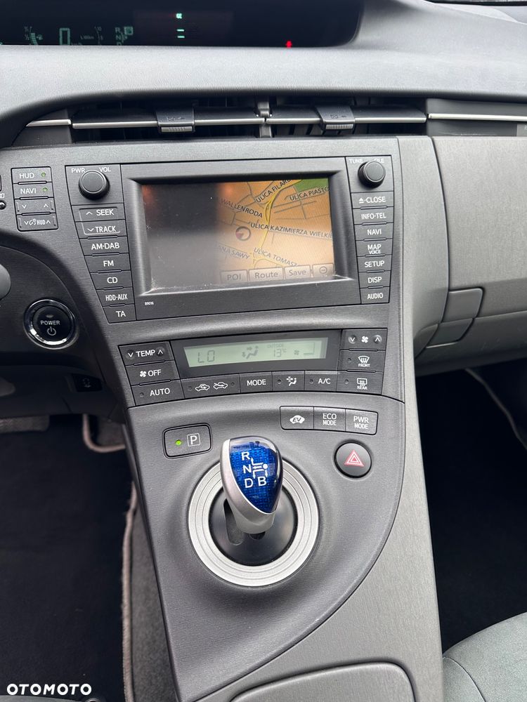Toyota Prius (Hybrid) Executive - 10