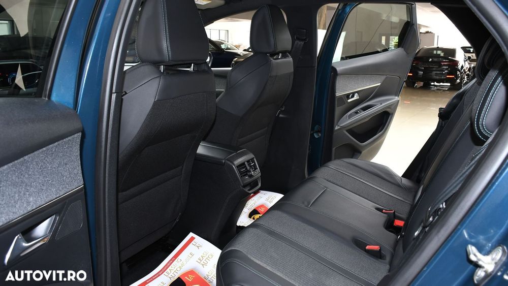 Peugeot 3008 PHEV 300 EAT8 4X4 Allure Pack - 11