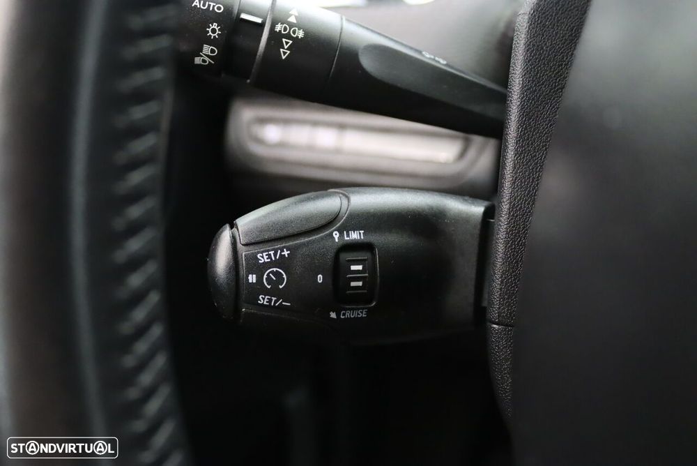 Peugeot 208 1.2 PureTech Signature EAT6 - 13