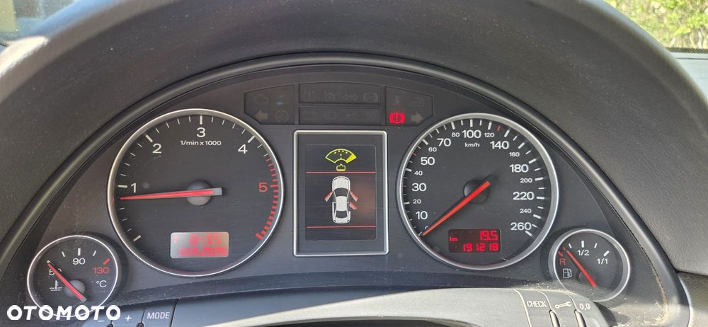 Audi A4 Avant 2.5 TDI Quattro - 6