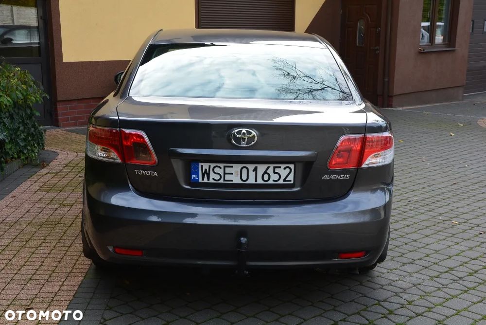 Toyota Avensis 1.8 Sol plus NAVI - 14