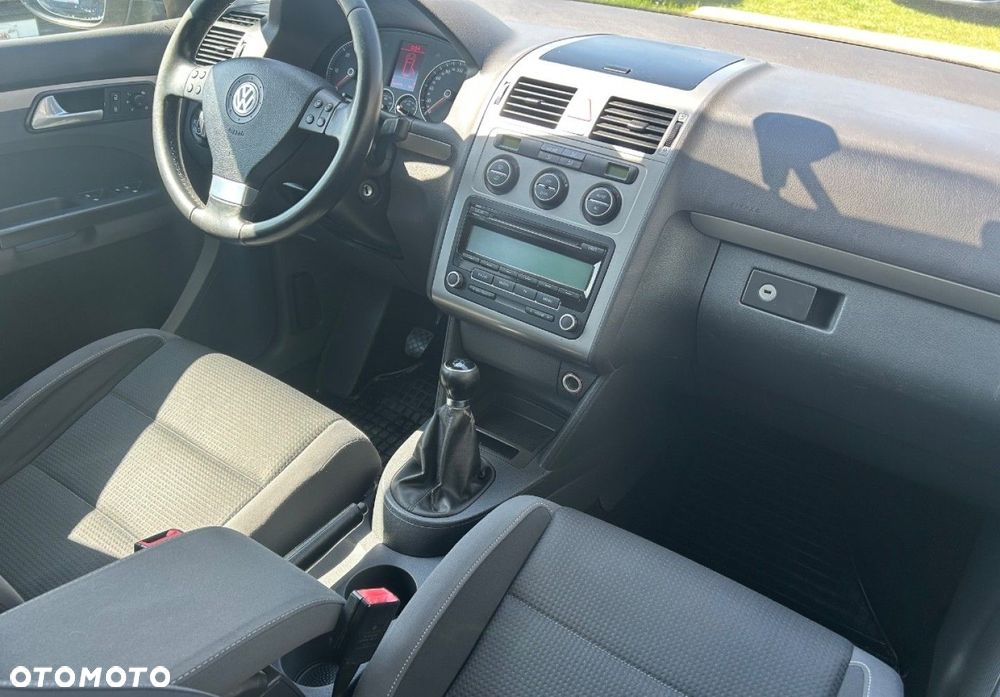 Volkswagen Touran - 8
