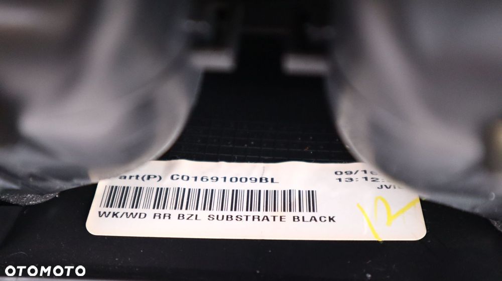 JEEP GRAND CHEROKEE WK2 KRATKA NAWIEWU TYŁ 1VP301X9AE - 11