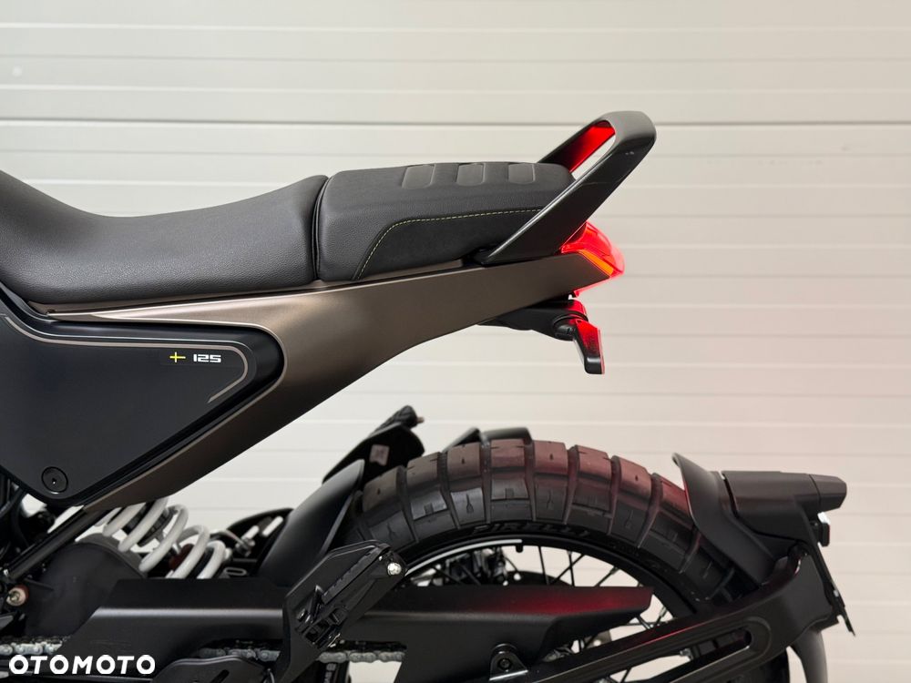 Husqvarna Svartpilen - 34