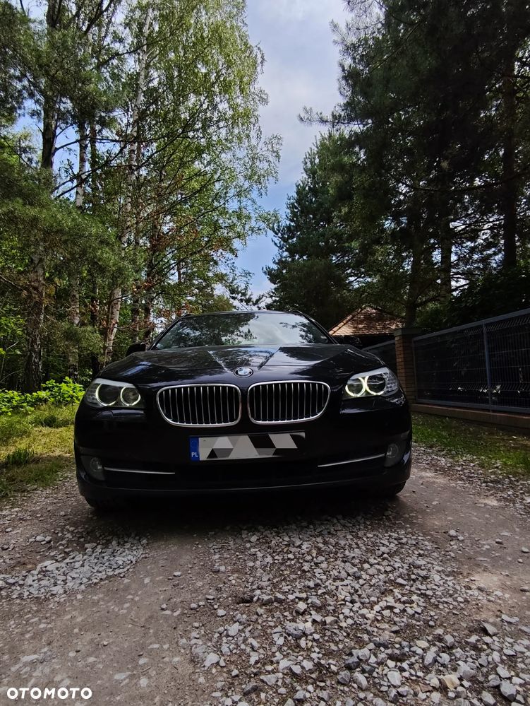 BMW Seria 5 525d xDrive Luxury Line - 9