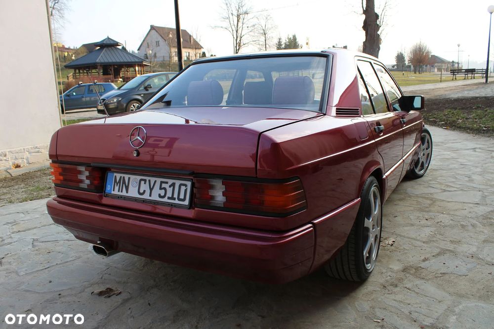 Mercedes-Benz W201 (190) - 8