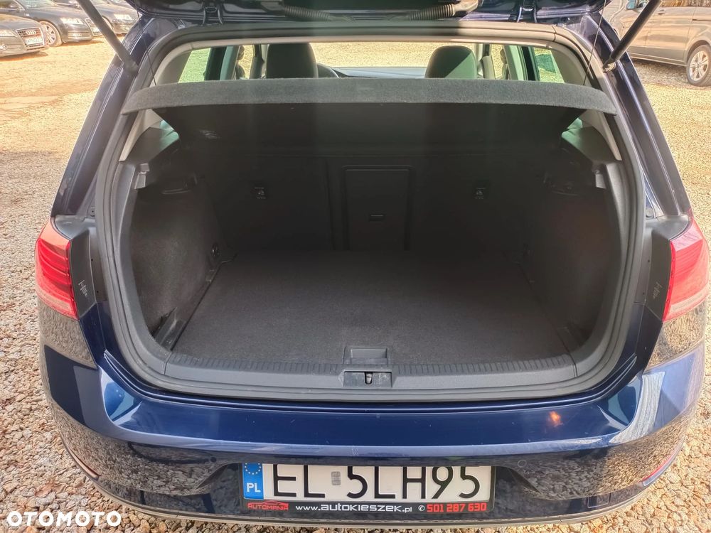 Volkswagen Golf - 23