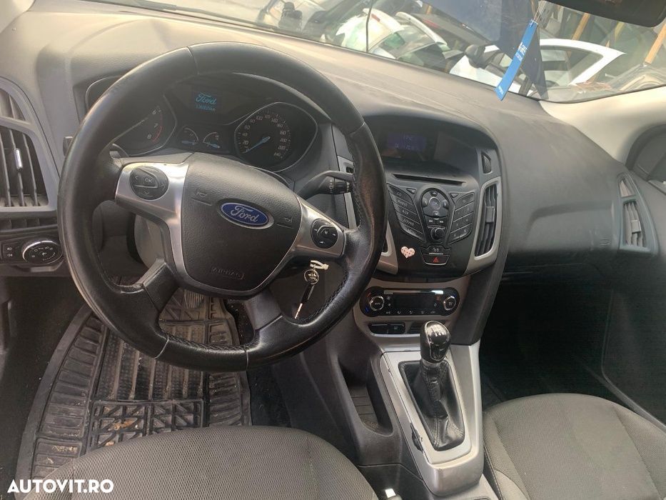 Dezmembrez Ford Focus 2013 - 1