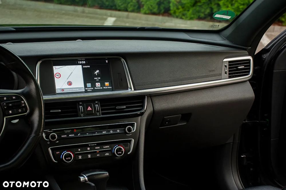 Kia Optima - 30