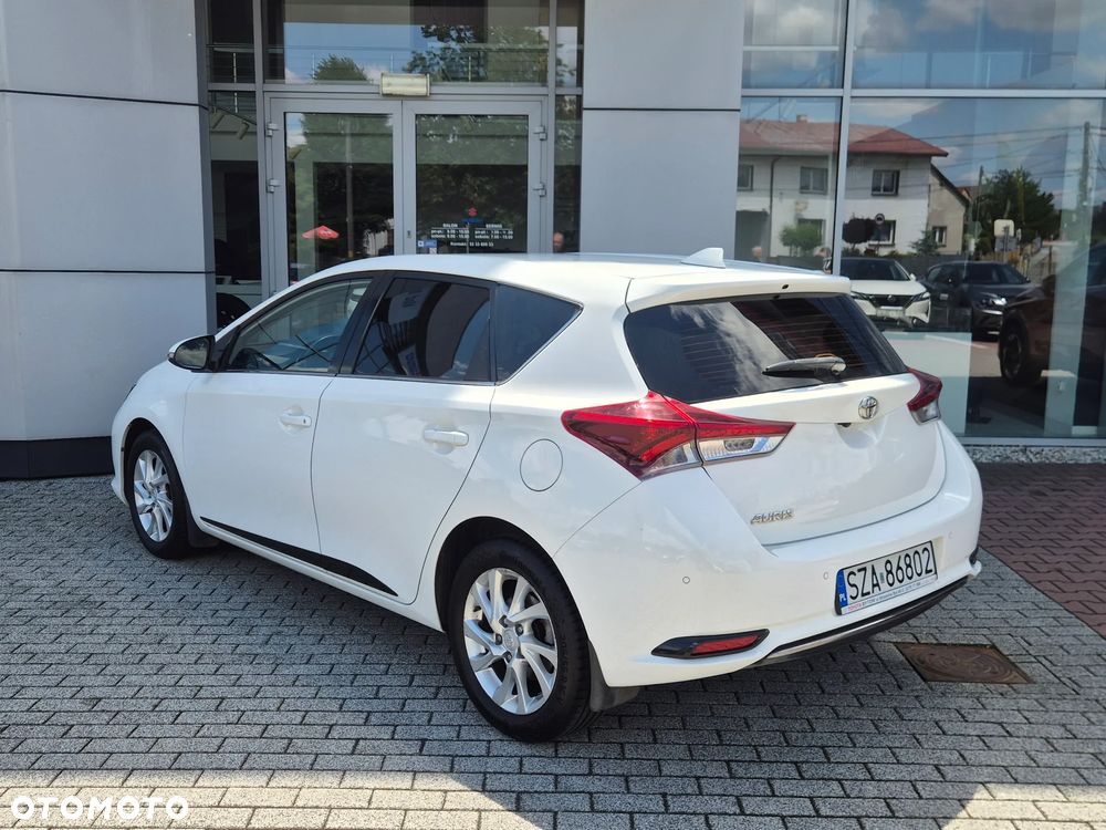 Toyota Auris 1.6 Premium - 6