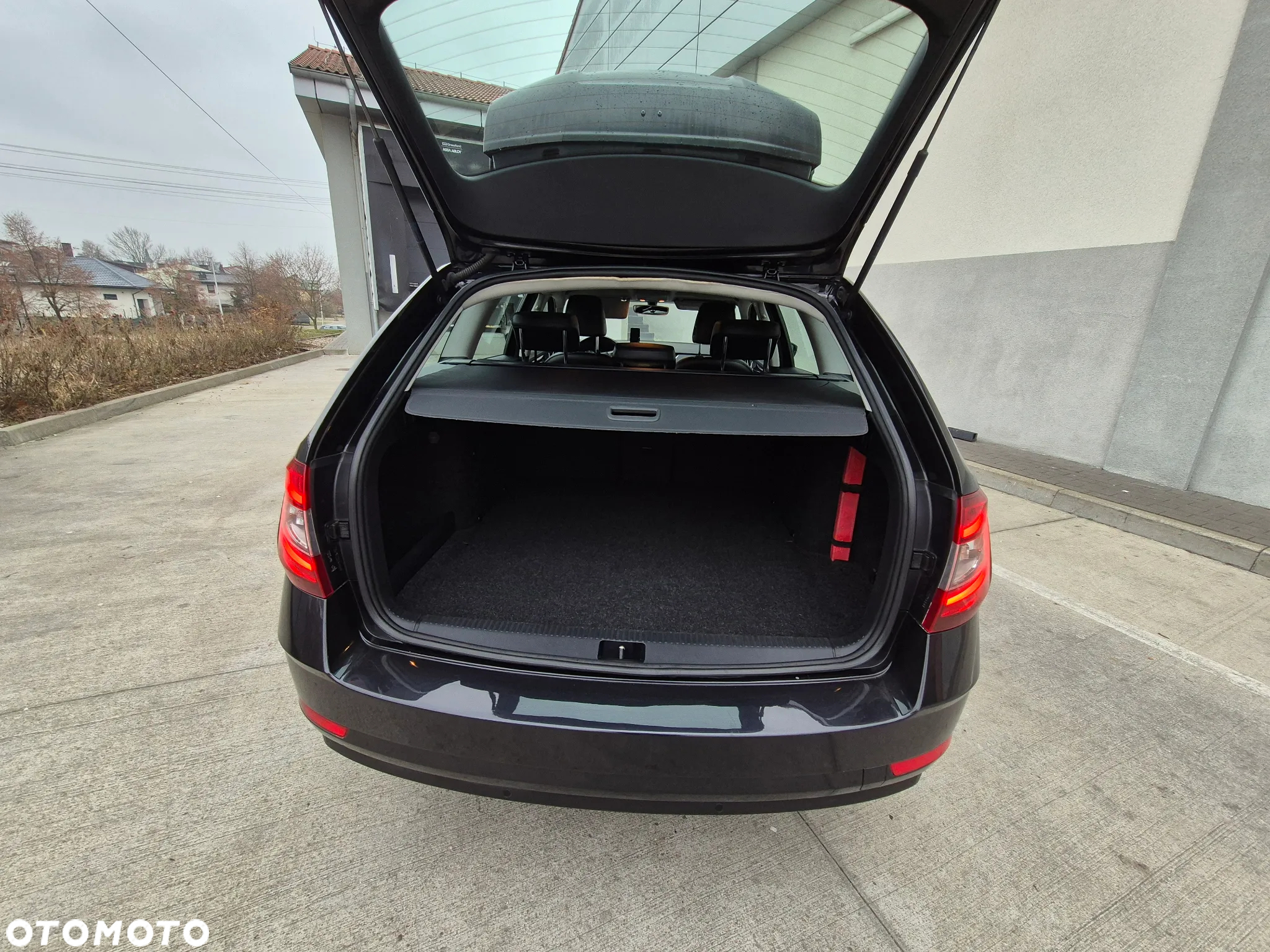 Skoda Octavia 1.5 TSI ACT DSG L&K - 9