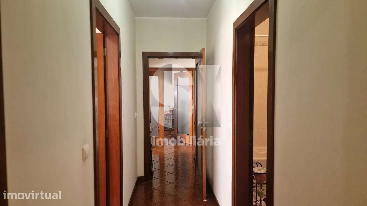 T2 Louredo | Garagem | Varanda Fantástica | 4 min. centro de Paredes - Grande imagem: 4/40