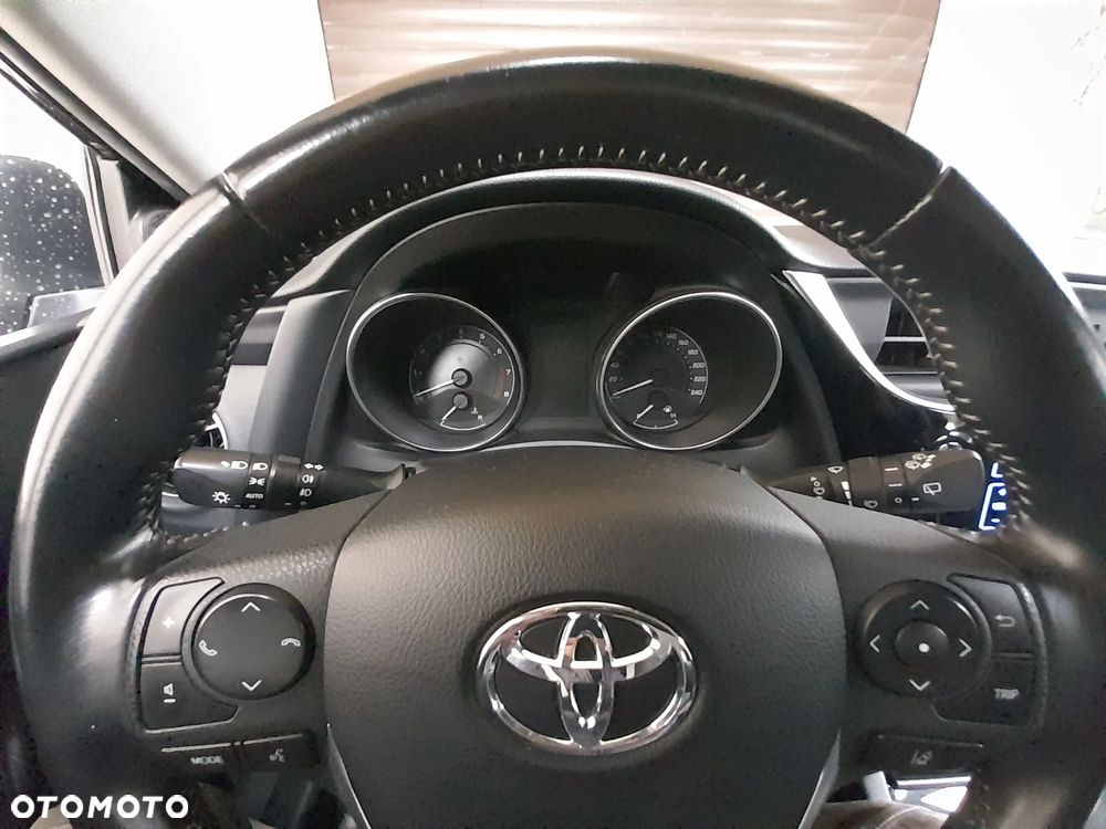 Toyota Auris 1.6 Premium - 16