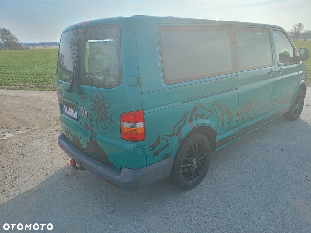 Volkswagen Caravelle - 13