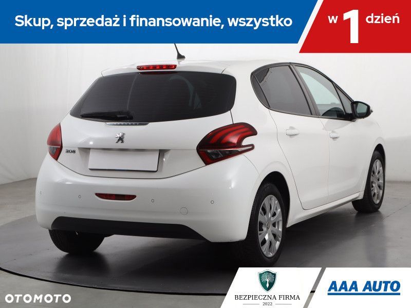 Peugeot 208 - 6