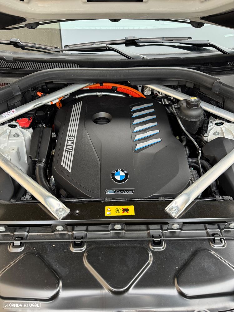 BMW X5 45 e xDrive Pack M 50 anos - 13