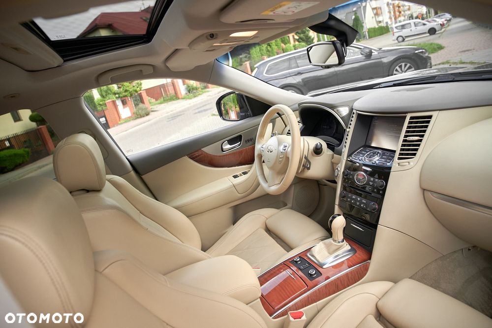 Infiniti QX70 3.0d S - 30
