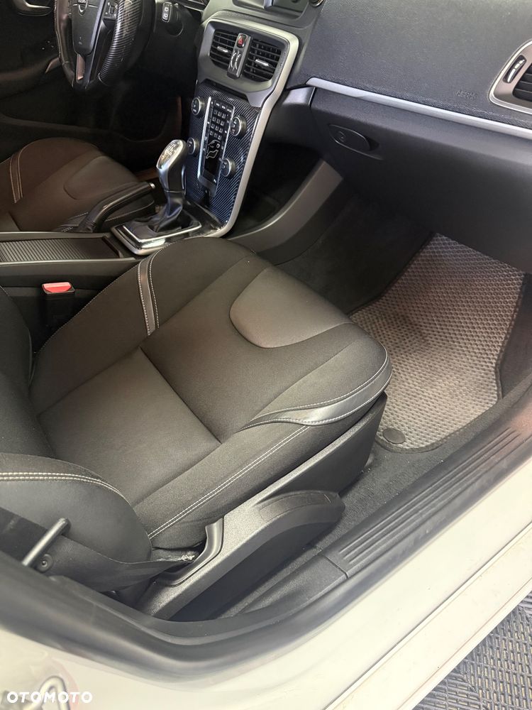 Volvo V40 D3 Momentum - 19