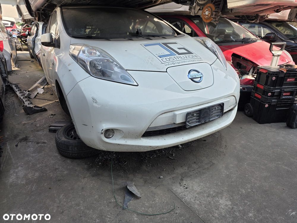 NISSAN LEAF I 16R 326G ZDERZAK MASKA BLOTNIK LAMPA CHLODNICE PAS PRZOD - 1
