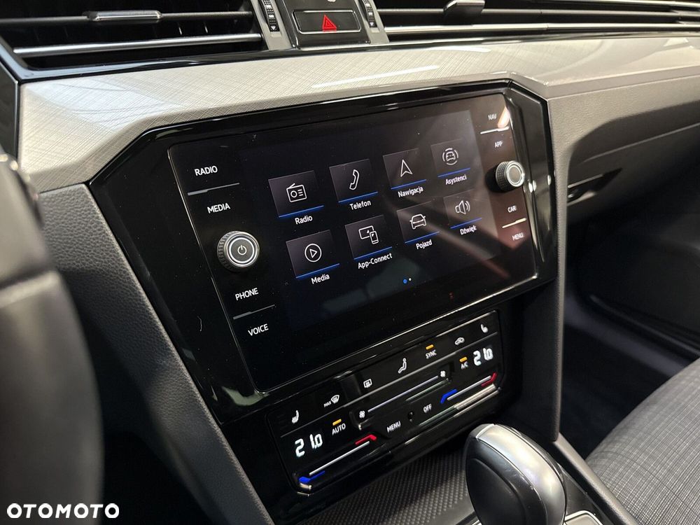 Volkswagen Passat - 27